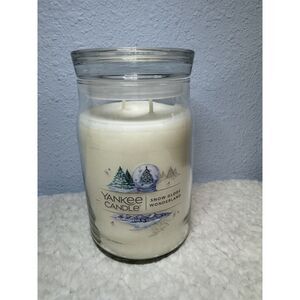 Yankee Candle "SNOW GLOBE WONDERLAND" 2-Wick 20 oz Christmas Holiday Decor. New